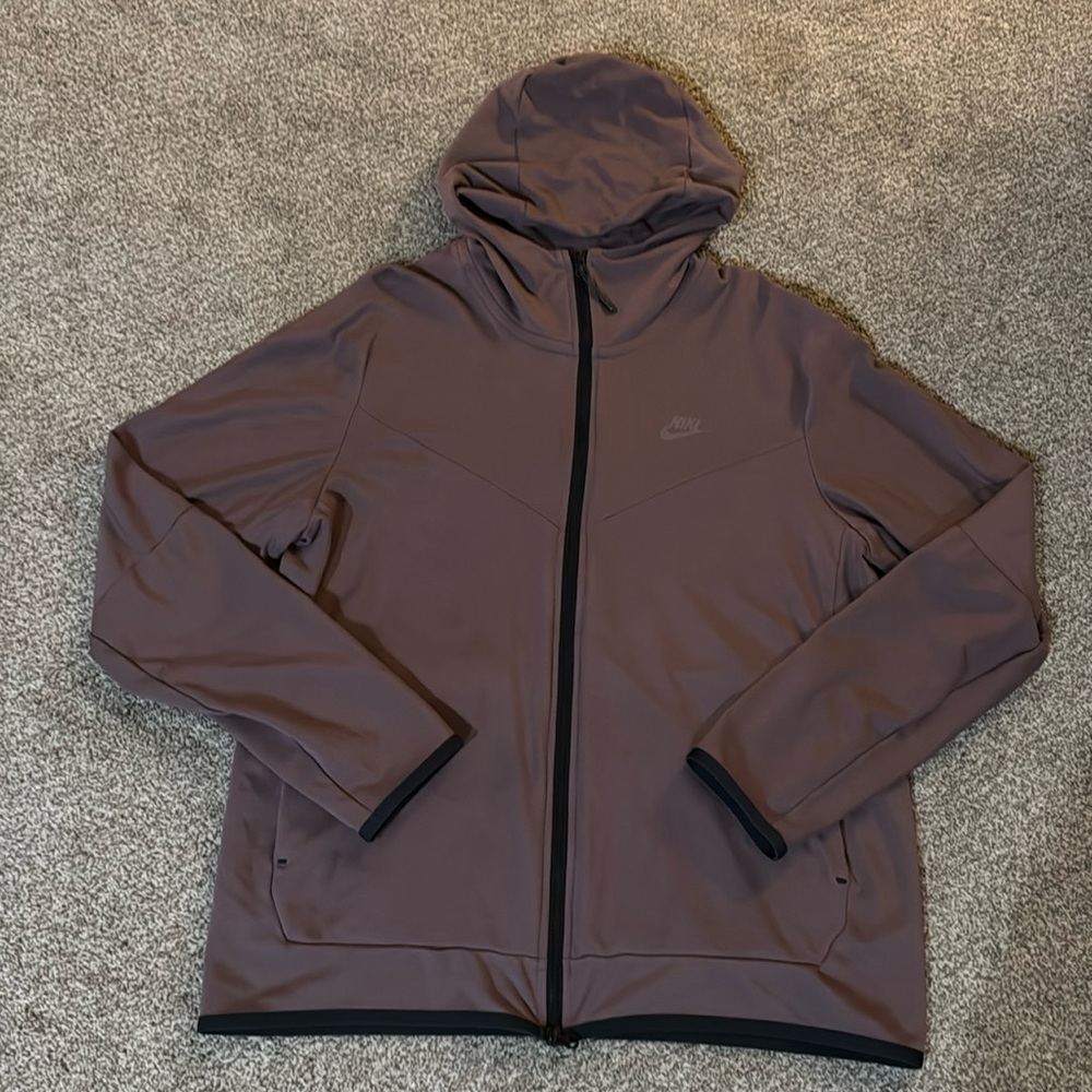 Nike Lightweight Tech Fleece